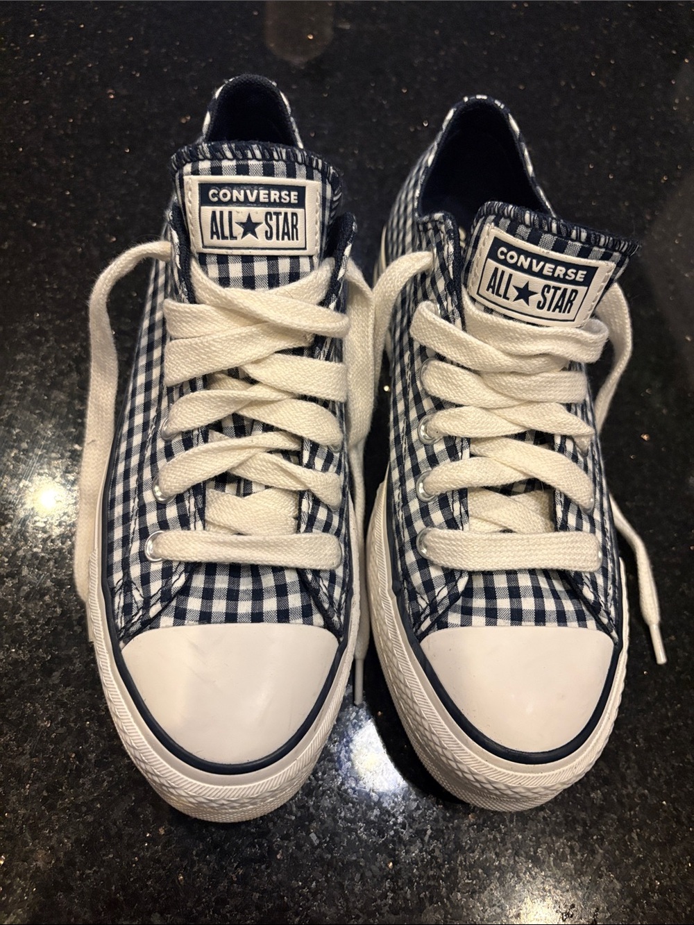 WOMEN'S CONVERSE CHUCK TAYLOR ALL STAR LIFT OX GINGHAM PLATFORM SNEAKERS - Picture 2 of 9